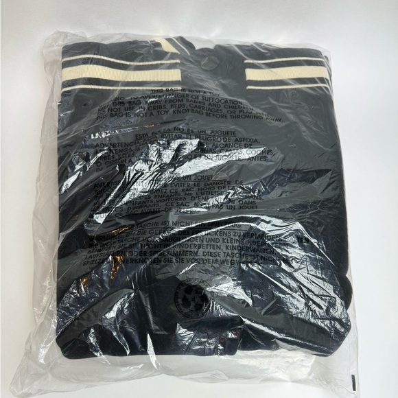 Shawn Mendes VIP Wonder Tour Crew Varsity Jacket, size XL - Picture 3 of 9